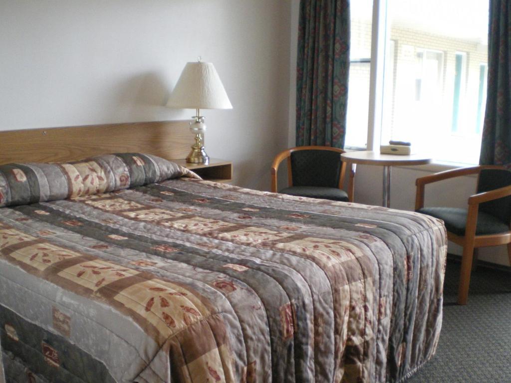 Sun-Dek Motel Medicine Hat Eksteriør bilde