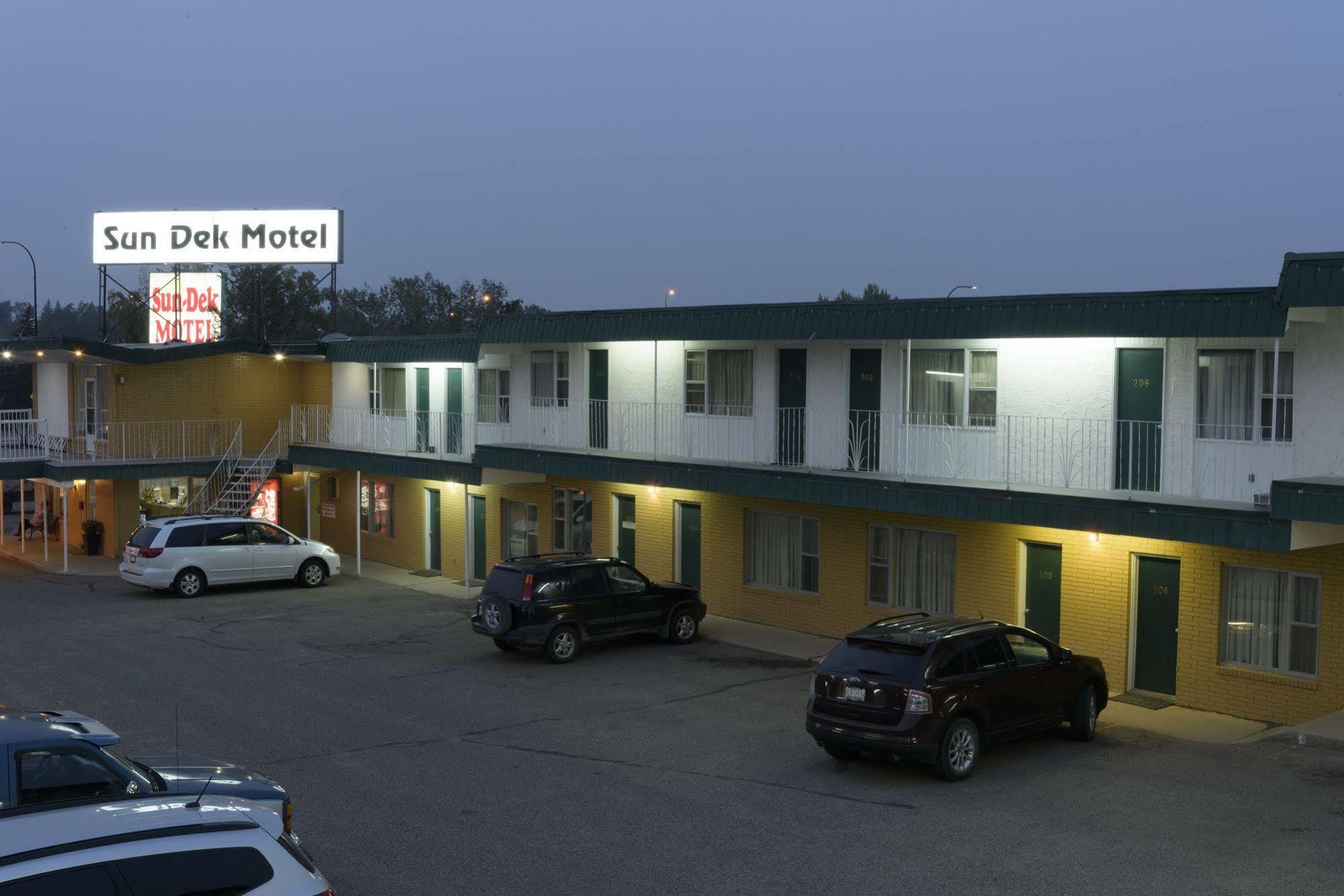 Sun-Dek Motel Medicine Hat Eksteriør bilde