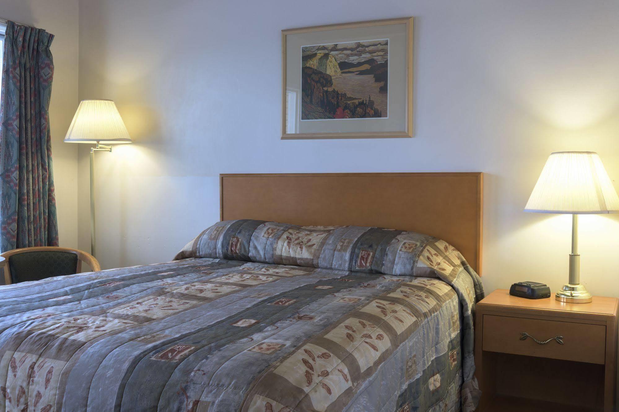 Sun-Dek Motel Medicine Hat Eksteriør bilde