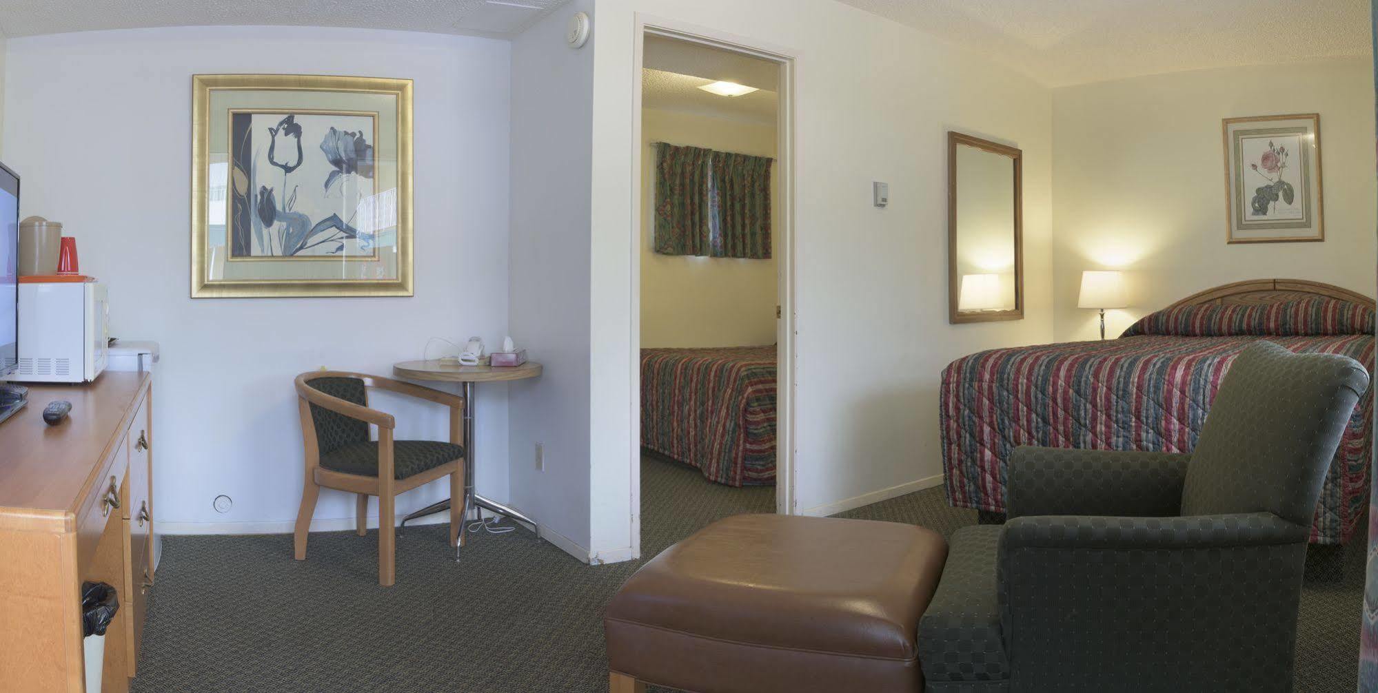 Sun-Dek Motel Medicine Hat Eksteriør bilde