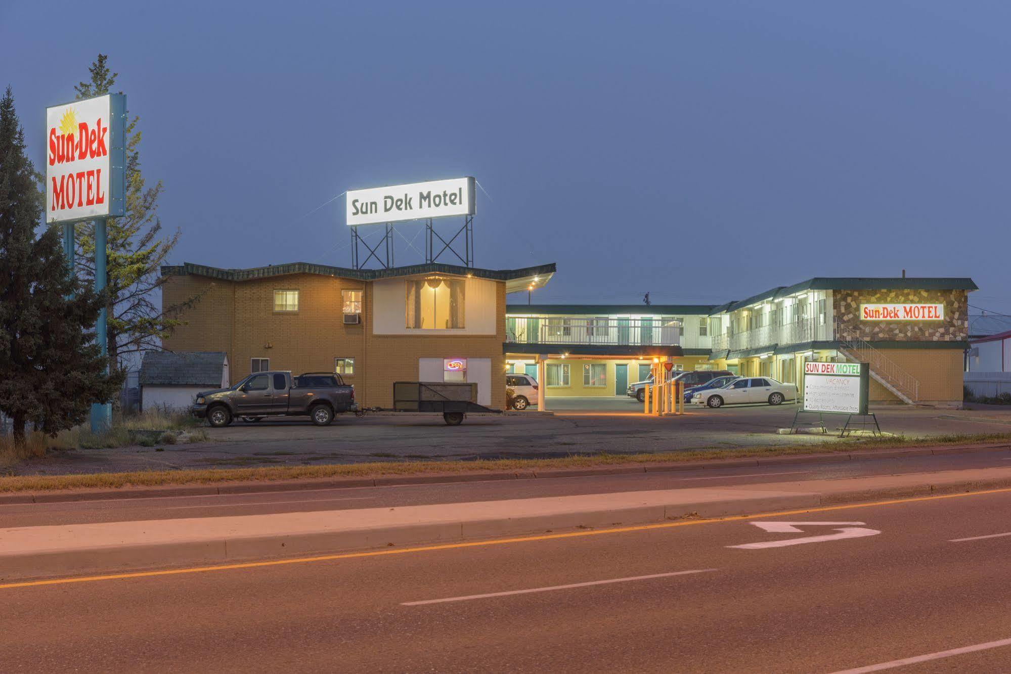 Sun-Dek Motel Medicine Hat Eksteriør bilde
