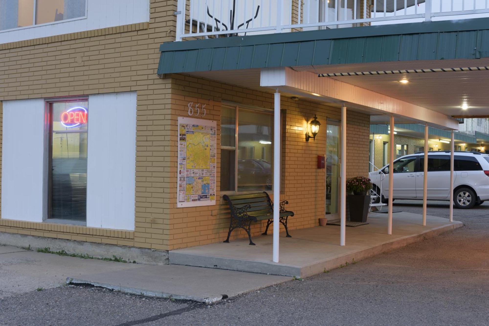Sun-Dek Motel Medicine Hat Eksteriør bilde