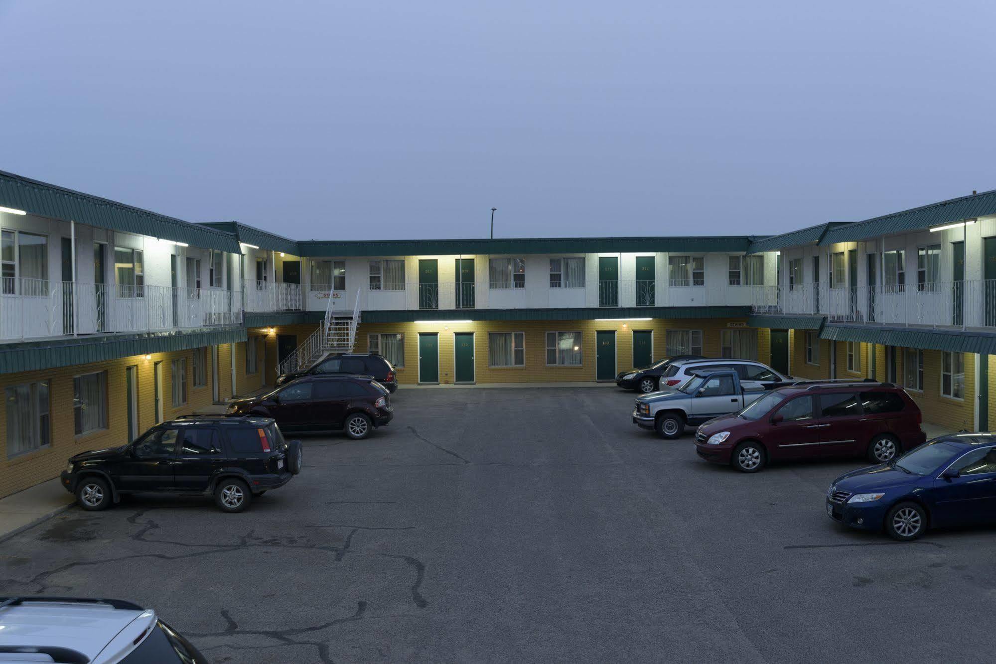 Sun-Dek Motel Medicine Hat Eksteriør bilde