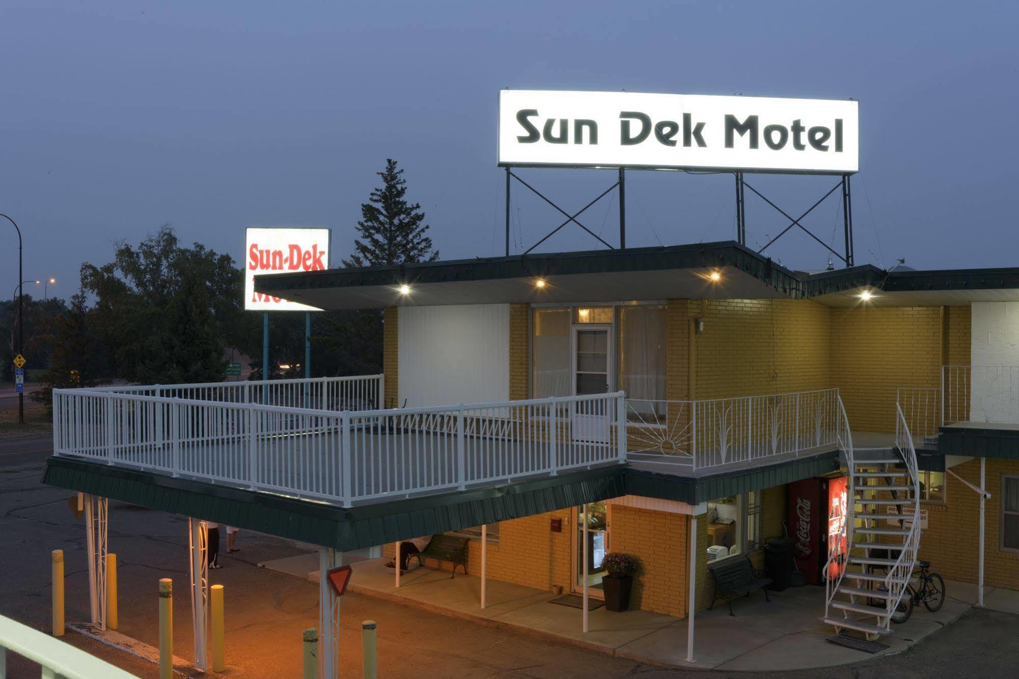 Sun-Dek Motel Medicine Hat Eksteriør bilde