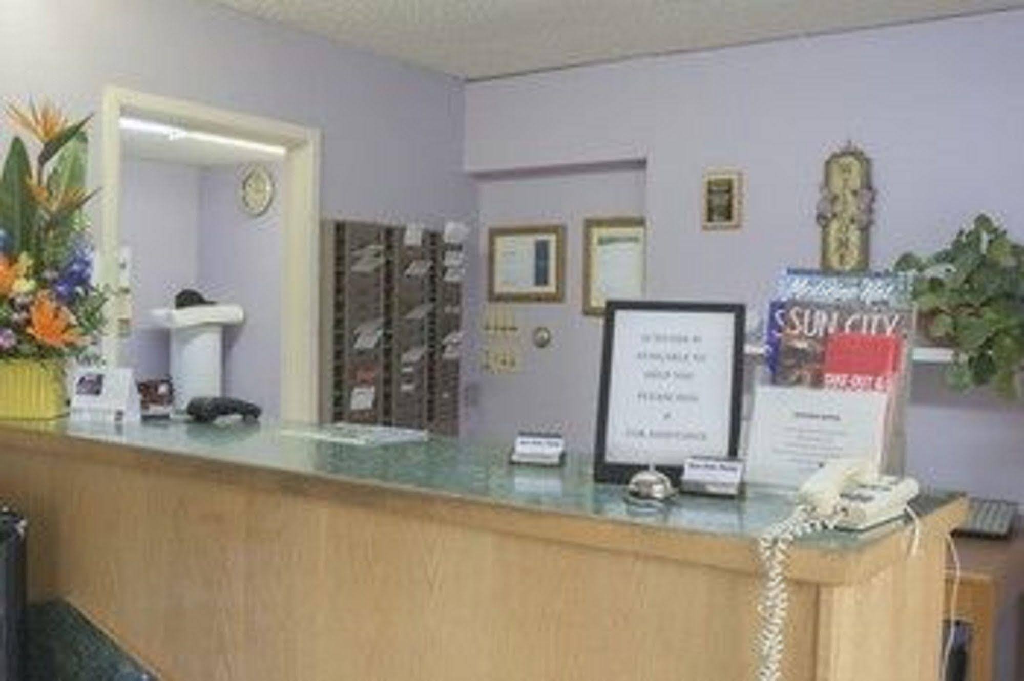 Sun-Dek Motel Medicine Hat Eksteriør bilde